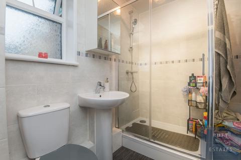 12a Carlyon Close, Exeter, EX1 3AZ