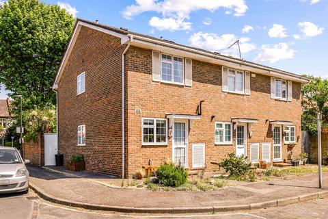 2 bedroom terraced house for sale, Tudor Gardens, Twickenham TW1