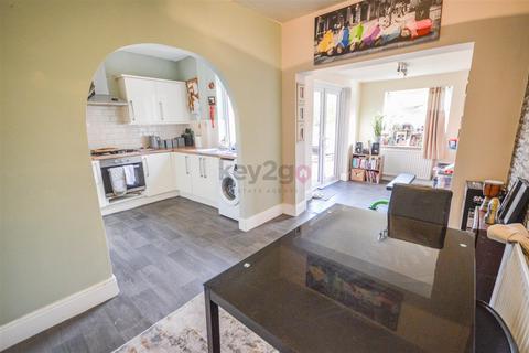 15 Halsall Road, Sheffield, S9 4JF