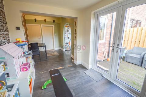 15 Halsall Road, Sheffield, S9 4JF