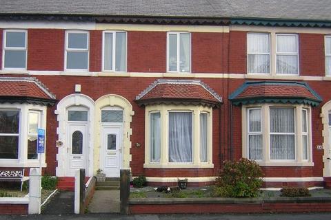 4 bedroom terraced house to rent, Cornwall Avenue, Blackpool, Lancashire, FY2