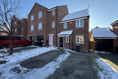 End of terrace house to rent, Bellamy Drive, Kirkby-In-Ashfield NG17