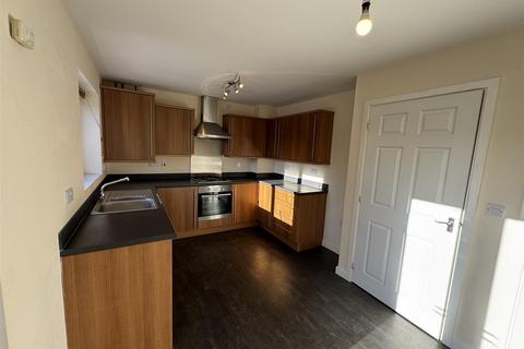 End of terrace house to rent, Bellamy Drive, Kirkby-In-Ashfield NG17