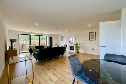 3 bedroom mews for sale, Crowhurst Lane, Lingfield RH7