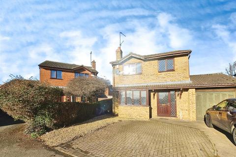 3 bedroom detached house to rent, Barlow Close, Kettering NN14