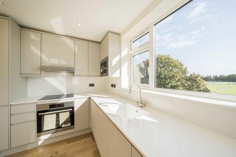 2 bedroom flat for sale, Cavendish Road, London W4