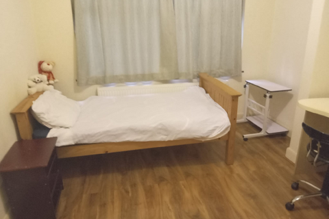 2 bedroom house share to rent, Maybank Avenue, Wembley HA0