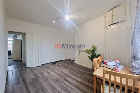 2 bedroom flat to rent, Bromley Hill, Bromley BR1