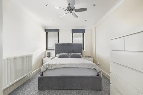 2 bedroom flat for sale, Cumberland Mills Square, London