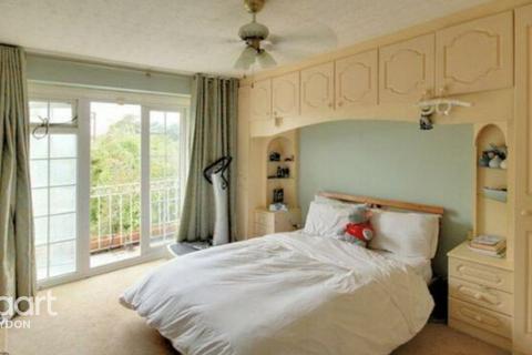 1 Freshfields, Croydon, CR0 7QS