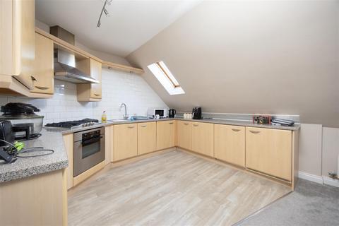 2 bedroom flat for sale, Conigre Square, Trowbridge