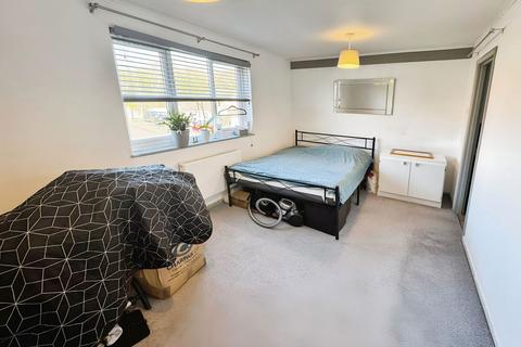 42 Stonefield Close, Eastleaze, Swindon, SN5 7EH