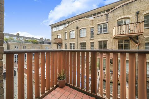 1 bedroom flat to rent, The Circle, Queen Elizabeth Street, London