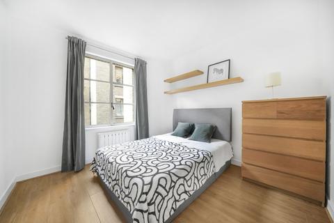 1 bedroom flat to rent, The Circle, Queen Elizabeth Street, London