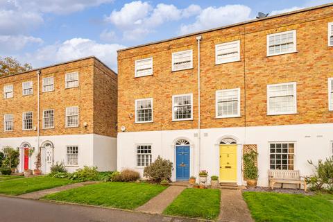 Egliston Mews, London