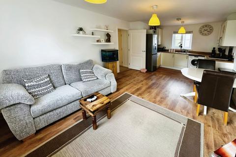 2 bedroom flat for sale, Carver Close, Stratton, Swindon, SN3 4GJ