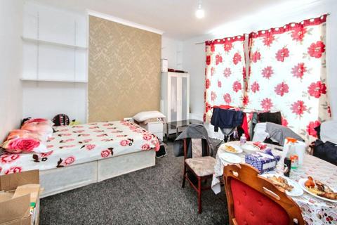 2 bedroom ground floor flat for sale, Farndale Road, Newcastle upon Tyne, Tyne and Wear, NE4 8TX