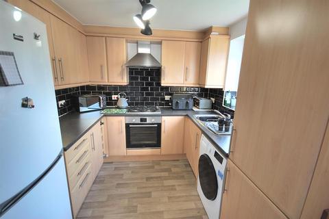 2 bedroom flat for sale, Stott Wharf, Leigh