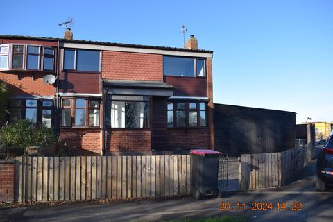 3 bedroom semi-detached house to rent, Royal Meadow Drive, Atherstone CV9