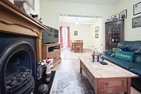 3 bedroom terraced house for sale, Read Street, Swindon, SN1 5HJ