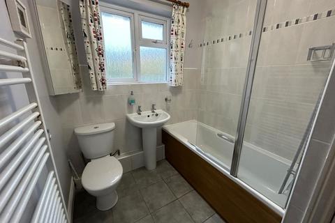 3 bedroom detached bungalow to rent, Cullerne Road, Swindon, SN3 4HX