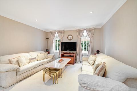 3 bedroom apartment for sale, Rutland Gate Knightsbridge SW7