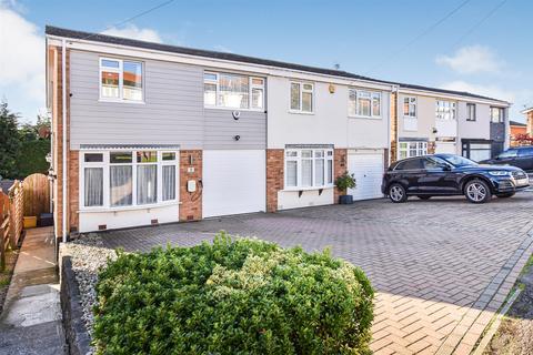 4 bedroom semi-detached house for sale, Durley Close, Benfleet