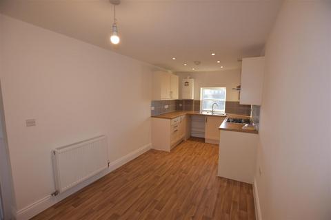 3 bedroom apartment to rent, High Street, Burton Latimer, Kettering