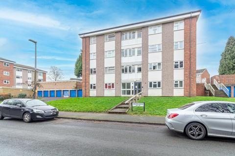 1 bedroom flat for sale, Carlton Avenue, Stourbridge, DY9 9EG