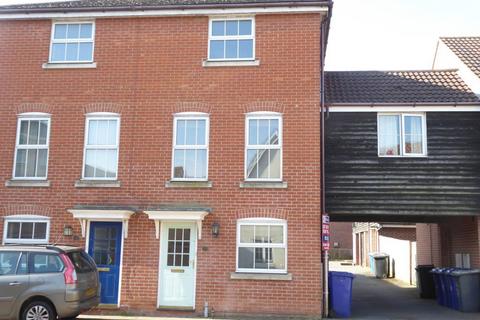 3 bedroom house to rent, Chaffinch Road, Bury St Edmunds IP32