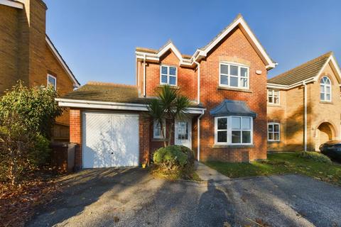 3 bedroom detached house to rent, Pershore Way, Doddington Park