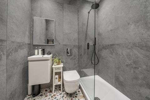 Flat F, 61 Clapham Common South Side, London, SW4 9DA