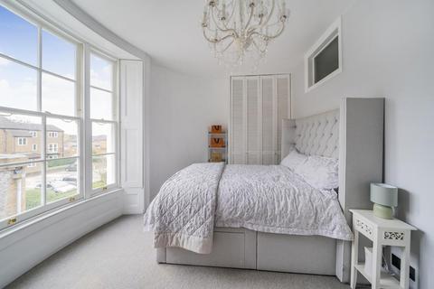 Flat F, 61 Clapham Common South Side, London, SW4 9DA