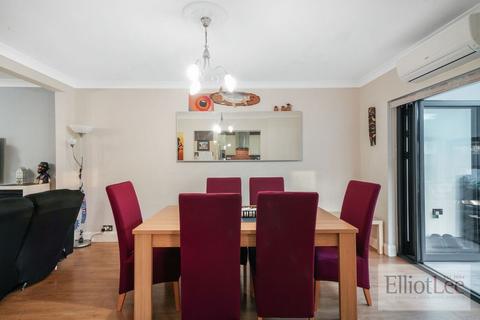 4 bedroom terraced house for sale, Drake Road, Harrow HA2