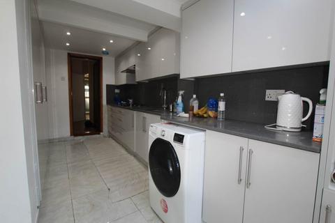 5 bedroom house to rent, Gordon Road, Southall, Middlesex