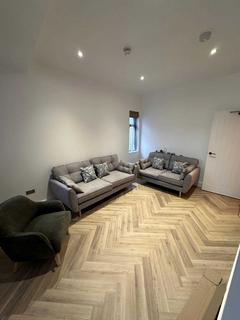 6 bedroom terraced house to rent, Mauldeth Road, Manchester