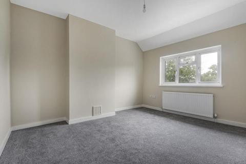 3 bedroom apartment to rent, Grove End Road, London NW8