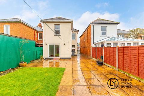 18 Cranleigh Road, Bournemouth, BH6 5JQ
