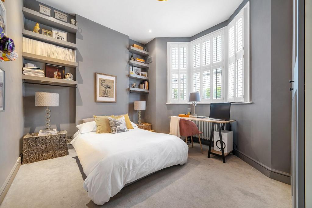 Bedroom 1.jpg