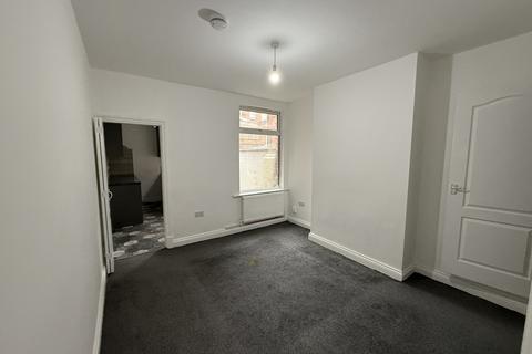 2 bedroom detached house to rent, Leicester, LE2 1LE