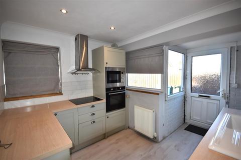 3 bedroom semi-detached bungalow for sale, Poplar Drive, Hook, Goole