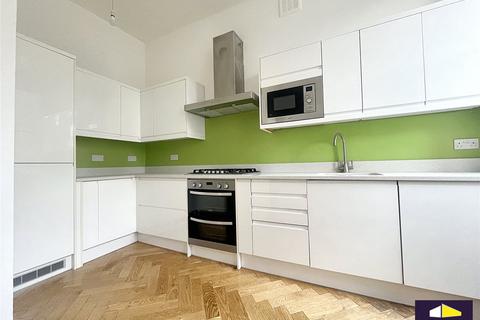 3 bedroom apartment to rent, Burton Road, London, SW9