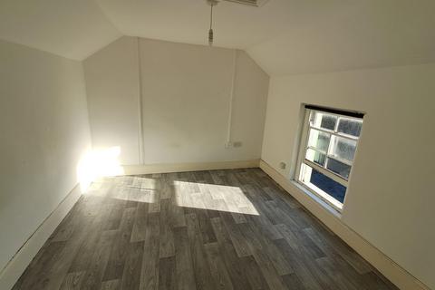 1 bedroom flat to rent, 28 Commercial Row, Pembroke Dock, Pembrokeshire