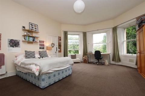 5 bedroom flat to rent, Weston Park East, Bath BA1