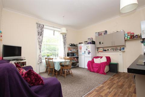 5 bedroom flat to rent, Weston Park East, Bath BA1