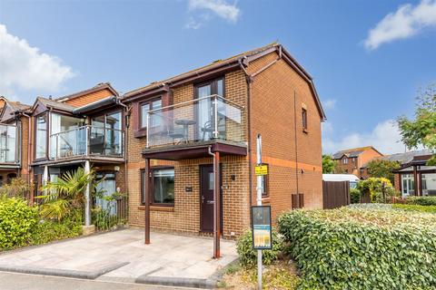 3 bedroom end of terrace house for sale, Labrador Drive, Poole