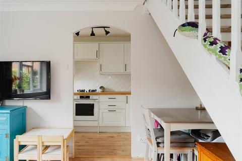 20 Bakers Way, Capel, Dorking, RH5 5JS