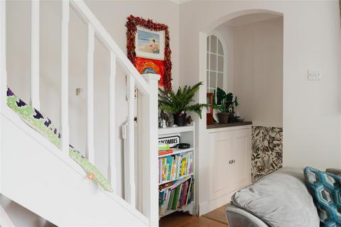 20 Bakers Way, Capel, Dorking, RH5 5JS