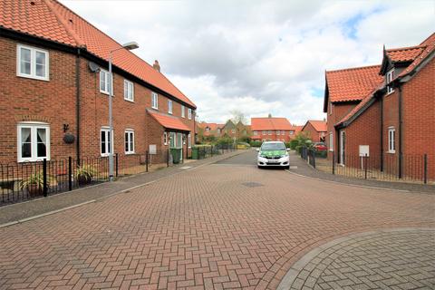 3 bedroom terraced house to rent, Garnett Drive, Easton NR9