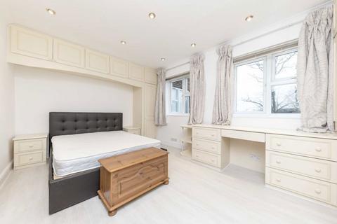 2 bedroom flat to rent, Avenue Road, London NW8